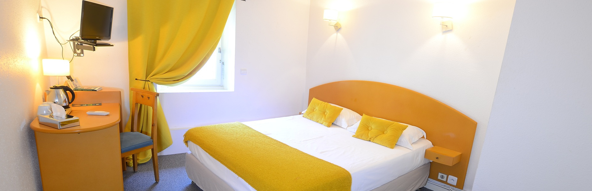 Standardzimmer 3 Personen zum Garten - Hôtel Restaurant du Midi